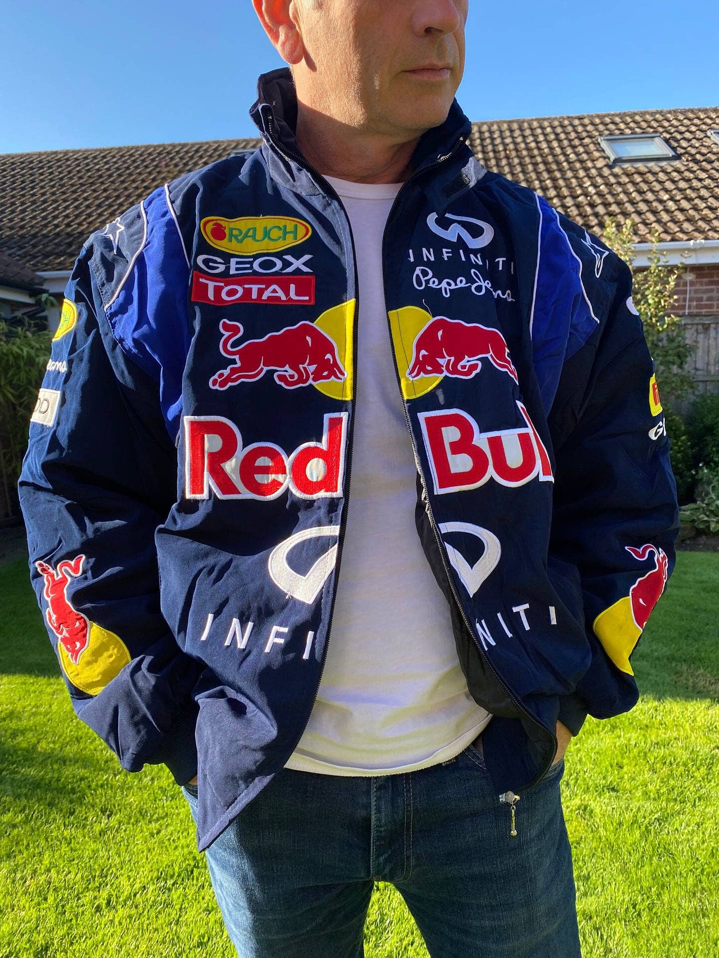 Jaqueta red bull corta vento sales